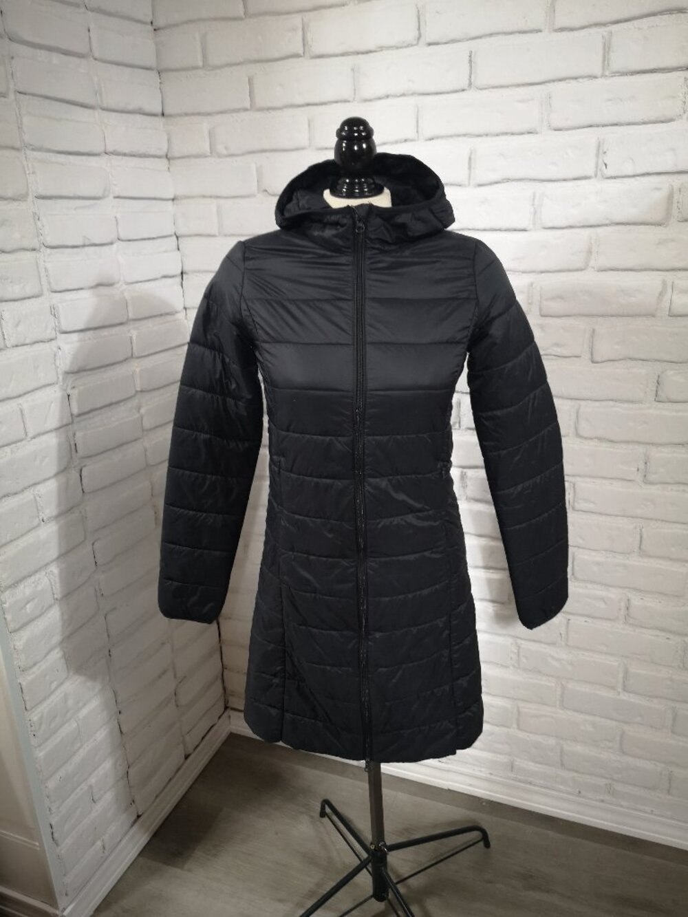 Joe Fresh Ladies Size XS Black Lightweight Full Zip Primaloft Puffy Coat w/ Hood